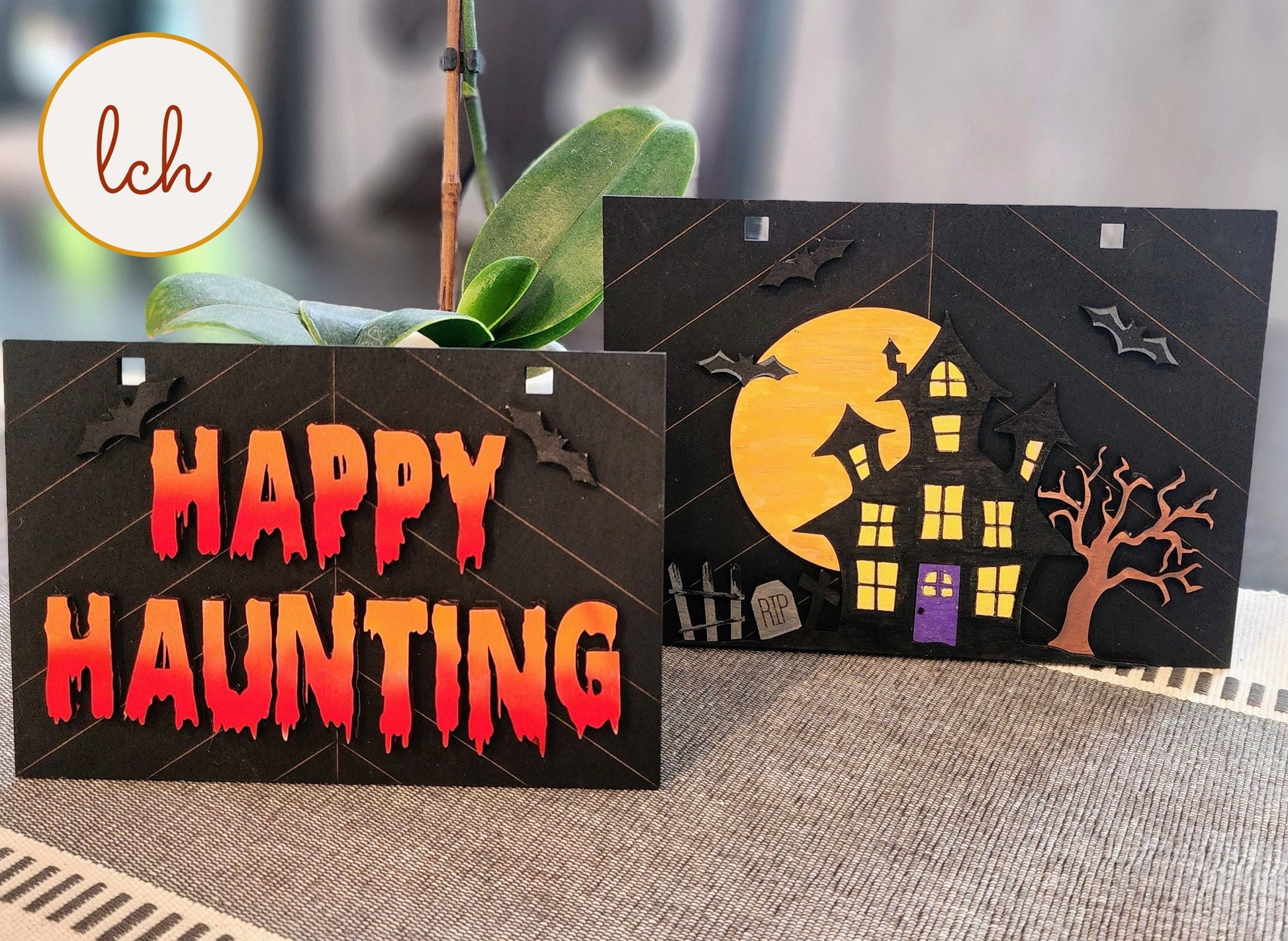 Halloween wooden ladder picture frame set with haunted house and happy haunting designs